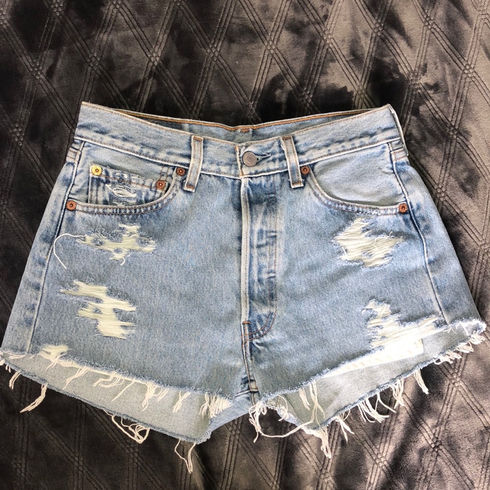 levi 501 distressed shorts!